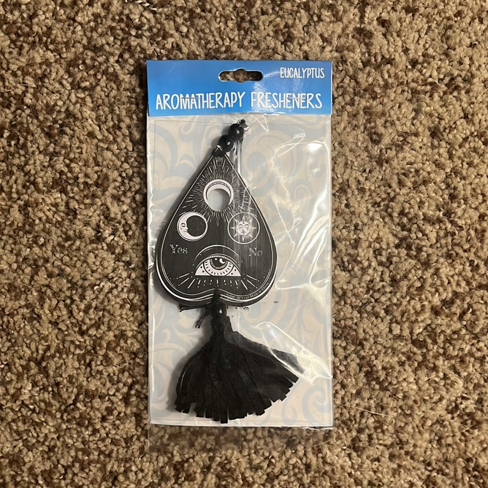 Car refresher with the scent eucalyptus